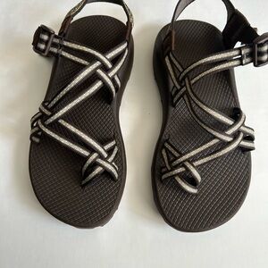 CHACO Size 8 Brown and Cream Strappy Sandals Lake New